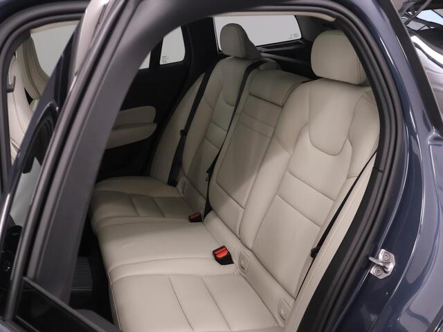 Volvo V60 2.0 T6 Recharge AWD R-Design | Panoramadak | Contourstoelen | HUD | Navigatie | Stoelverwarming | Camera | DAB | Apple CarPlay/Android Auto | Adaptieve Cruise Control | Harman/Kardon | Ele.verstelbare stoel + geheugen |