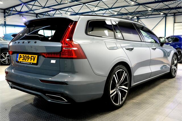 Volvo V60 2.0 T6 AWD Long Range 293kW/399pk Aut8 Recharge R-Design ADAPT.CRUISE + EL.TREKHAAK + SUBWOOFER + DAB+ + LEDER/GAASSTOF + PILOT ASSIST + ADAPT.CRUISE + STOEL-&STUURVERWARMING + CAMERA + PD-GLASS + KEYLESS ENTRY&GO + PARKSENSOREN + 19" LM-VELGEN!!