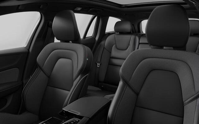 Volvo V60 T6 Plug-in hybrid AWD Ultra Dark | Google | Long Range | Schuif-/Kanteldak | Adaptieve Cruise Control | DAB | Head-Up Display | Camera | Stoelverwarming Voor + Achter | Harman Kardon Audio | Getint Glas | Zitverlenging | Elek. Stoelen | Memory | 19" LM