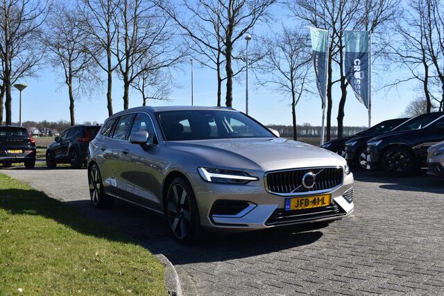 Volvo V60 T6 350PK Plug-in hybrid AWD Essential Bright / 19" Velgen / Lederen bekleding / Stuur & Stoelverwarming /