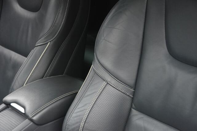 Volvo V60 2.0 D4 Business Sport | Navigatie | Sportstoelen | Stoelverwarming | Camera | Stand-kachel | NL auto!! |