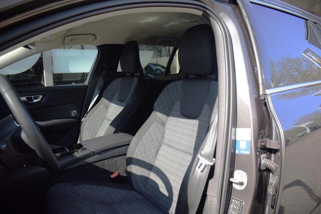 Volvo V60 2.0 T6 PHEV AWD Core Bright |ACC|CAM|STOEL+STUURVW