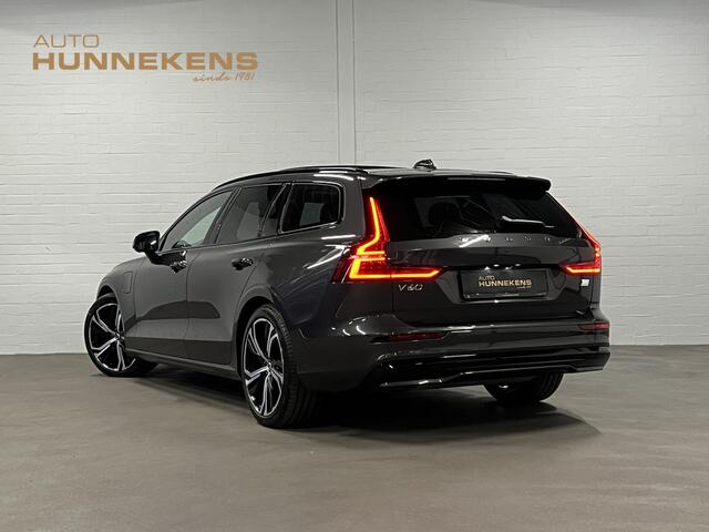 Volvo V60 2.0 T8 Plug-in hybrid AWD Ultimate Dark Trekhaak | Adapt. cruise | Massage | Open dak | 360 camera | Stoelventilatie | Stuur-/stoelverwarming