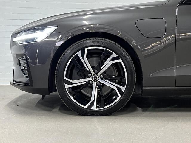 Volvo V60 2.0 T8 Plug-in hybrid AWD Ultimate Dark Trekhaak | Adapt. cruise | Massage | Open dak | 360 camera | Stoelventilatie | Stuur-/stoelverwarming