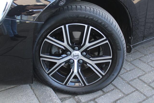 Volvo V60 T3 Automaat Polar+ | Stoelverwarming | Navigatie | Bluetooth | Climate control | Cruise control |