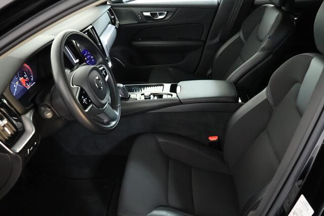 Volvo V60 2.0 T8 Twin Engine AWD Momentum Pro / Pilot assist / HUD / HK / Trekhaak