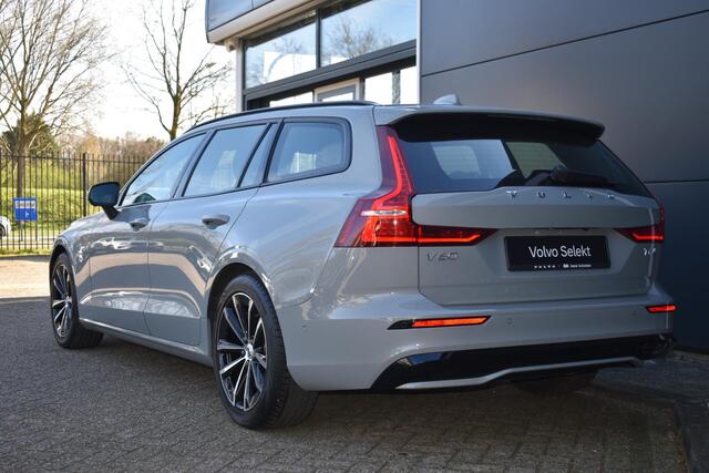 Volvo V60 T6 Plug-in hybrid AWD Plus Dark | Trekhaak | 360 graden camera | Verwarmbare voorstoelen, achterbank en stuurwiel | Premium audio by Harman Kardon | Adaptieve cruise control | Keyless | Elektrische achterklep