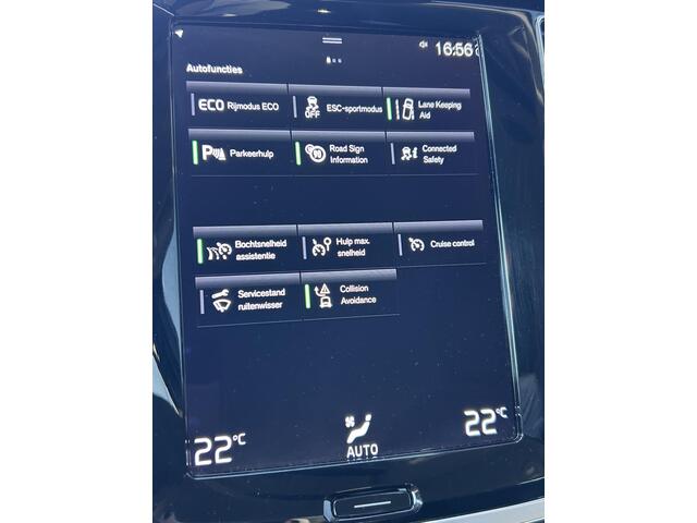 Volvo V60 2.0 B3 Essential Edition let op 5600 km Adaptive cruise control/ nav/tel/ trekhaak