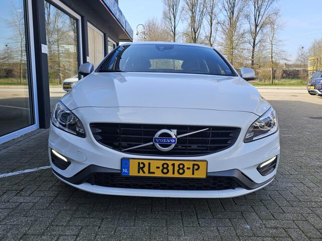 Volvo V60 2.0 T4 Business Sport | 190 PK | R-design | Automaat