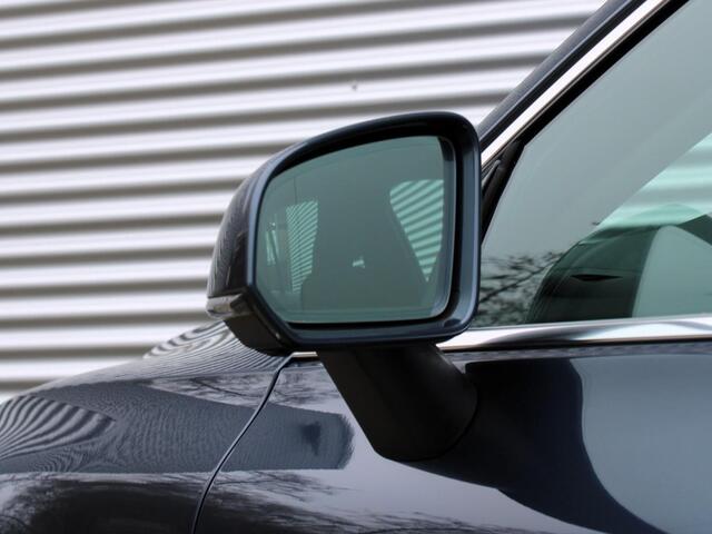 Volvo V60 2.0 B3 Momentum Business Automaat / Adaptieve Cruise Control / 360* camera / Climate Pack / Parking Pack / Trekhaak