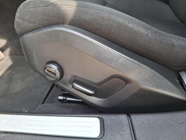 Volvo V60 2.0 B3 Momentum Advantage