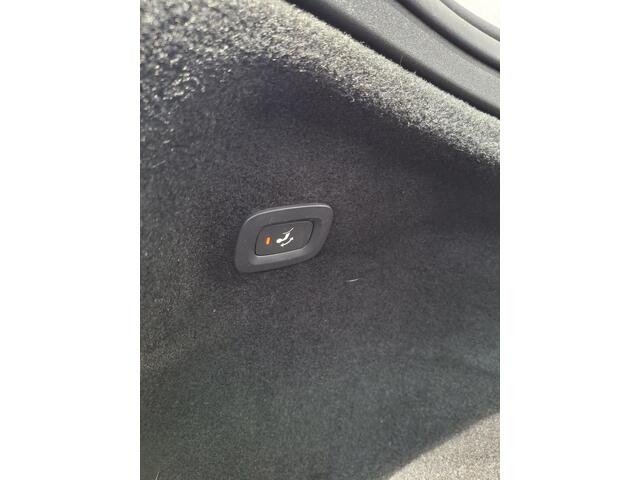 Volvo V60 2.0 B3 Momentum Advantage