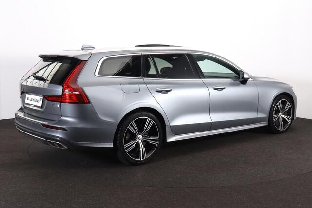 Volvo V60 T5 Inscription - Panorama/schuifdak - IntelliSafe Assist & Surround - 360º Camera - Verwarmde voorstoelen, stuur & achterbank - Parkeersensoren voor & achter - Elektr. bedienb. bestuurdersstoel met geheugen - Head up display - Extra getint glas - 19' LMV