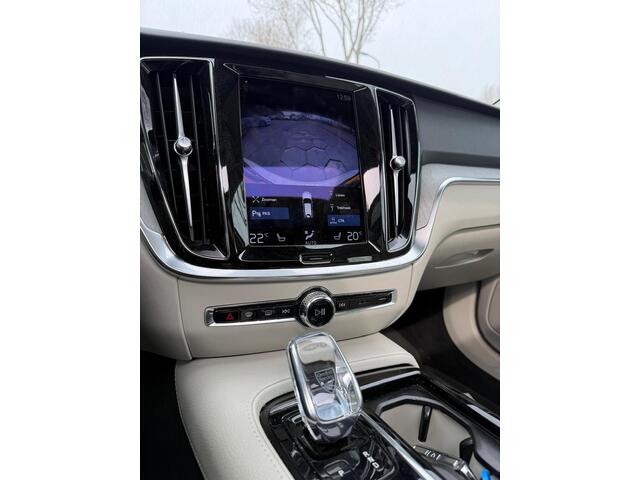 Volvo V60 2.0 T6 Recharge AWD Inscription | Plug-in Hybrid (PHEV) | Trekhaak | Panoramadak | Achteruitrijcamera | Elektrisch Verstelbare Voorstoelen | Keyless Entry | Elektrische Achterklep | Navigatie | Apple Carplay | Android Auto