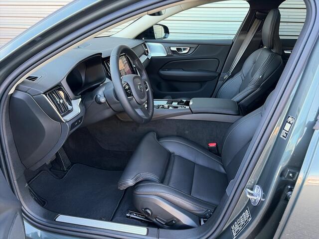 Volvo V60 T6 Plug-in hybrid AWD Ultra Dark / Massage / B&W audio / Stoelventilatie / Panoramadak /