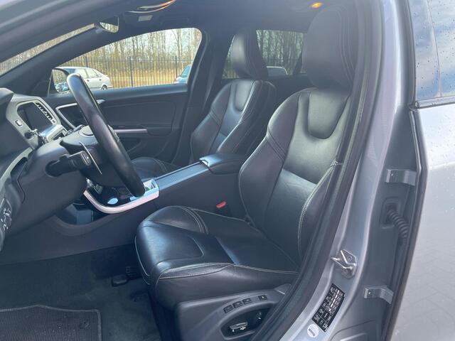 Volvo V60 2.0 T4 Polar+ Dynamic | Adaptieve cruise control | Trekhaak | Stoel/stuur verwarming | Kantel/schuifdak | 19" | Blis | Elektrisch verstelbare voorstoelen | Schakelflippers |