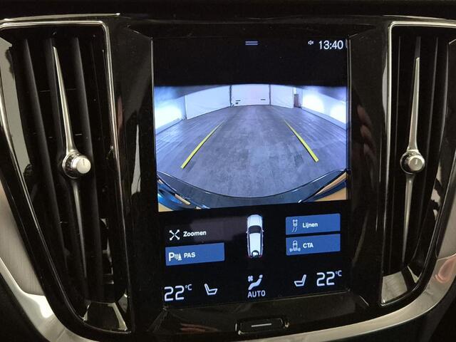 Volvo V60 2.0 B3 Momentum | Stoel/stuur verwarming | Adaptieve cruise | Parkeersensoren V+A | Parkeercamera | Apple carplay/android auto | BLIS | Lederen bekleding | Metallic lak |