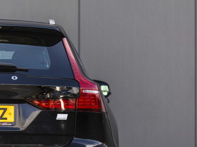 Volvo V60 2.0 T6 Recharge AWD R-Design pano head-up leder.