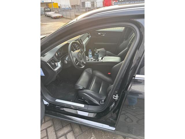 Volvo V60 2.0 T8 Twin Engine AWD Inscription | Plug-in Hybrid (PHEV) | Sportstoelen | Trekhaak | Head-up Display | Achteruitrijcamera | Harman Kardon Audio | DAB | Panoramadak | Navigatie