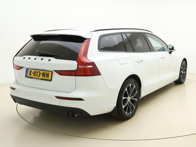 Volvo V60 B3 177pk Momentum Advantage / Stoel + Stuurw. Verwarming / Getint Glas / Trekhaak / PDC + Camera / Apple CarPlay / DAB / Bluetooth / Navigatie /