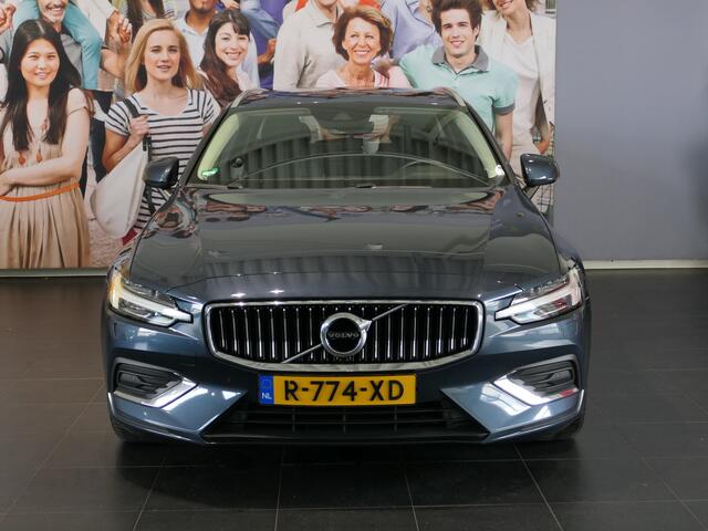 Volvo V60 2.0 B4 Core - VOL LEDER - Elektrisch uitklapbare trekhaak - Stoelverwarming - Camera