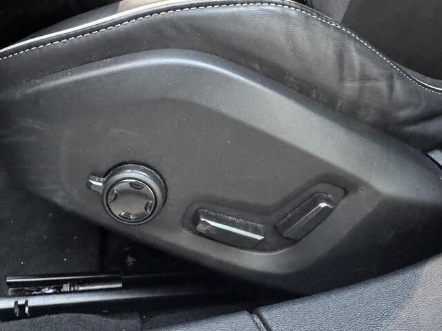 Volvo V60 T6 Plug-in hybrid AWD Plus Dark | All season | Trekhaak | H&K Audio | 360 Camera