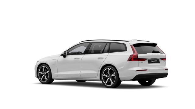 Volvo V60 T6 Plug-in hybrid AWD Essential | Google | Longe Range | Stuurverwarming | Park Assist | Getint Glas | Stoelverwarming Voor + Achter | Zwarte Hemelbekleding | Camera | Lederen Bekleding | Zitverlenging | 19" LM