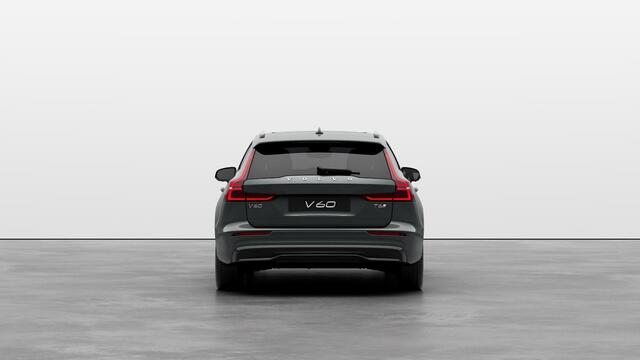 Volvo V60 2.0 T6 Plug-in hybrid AWD Ultra Dark | Sportstoelen | Schuif-/Kanteldak | Full-LED | Adaptieve Cruise Control | Head-Up Display | Stoelverwarming Voor en Achter | 19" | Getint Glas | Harman Kardon Audio | BLIS |