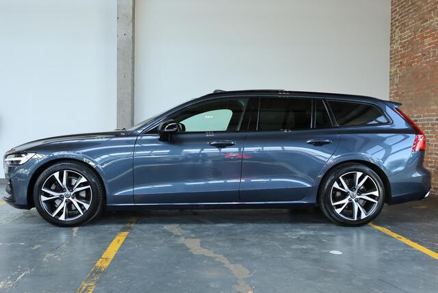 Volvo V60 B3 R-Design | Electrische bedienbare voorstoelen | Stoelverwarming | Adaptive Cruise Control | Parkeerverwarming | BLIS | Panoramadak | Parkeercamera | Parkeersensoren voor + achter | Semi Electrische Wegklapbare Trekhaak | Harman Kardon Premium Audio