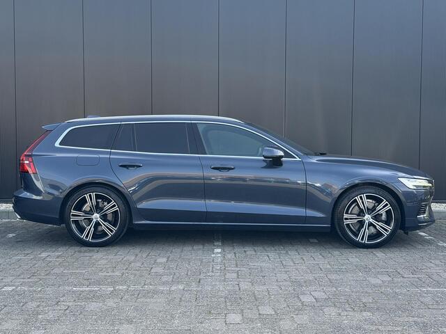 Volvo V60 2.0 T8 Twin Engine AWD Inscription 360 camera/ schuifdak /intellisafe/ head up display/ extra getint glas/ 19 inch/ trekhaak/ harman kardon