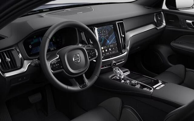 Volvo V60 2.0 T6 Plug-in hybrid AWD Ultra Dark | Panoramadak | Head Up Display | Donker Glas | Sportstoelen | Power Seats | Harman Kardon |