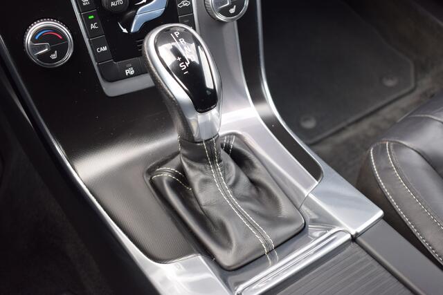 Volvo V60 2.0 T4 190pk Automaat R-Design Business Sport Bi-Xenon | Zwart Leder | Schuif/Kanteldak | Full Map Navi | Standkachel | Dealer Onderhouden!!