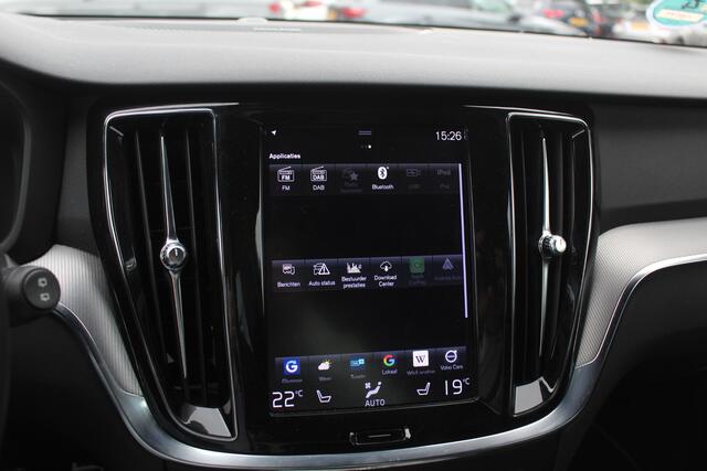 Volvo V60 2.0 T5 R-Design / Trekhaak / Panoramadak / Camera / Leder / Harman Kardon / 20'' / Keyless / CarPlay / Stuurverwarming / Stoelverwarming 4x / DAB / Dodehoek / Cruise Control