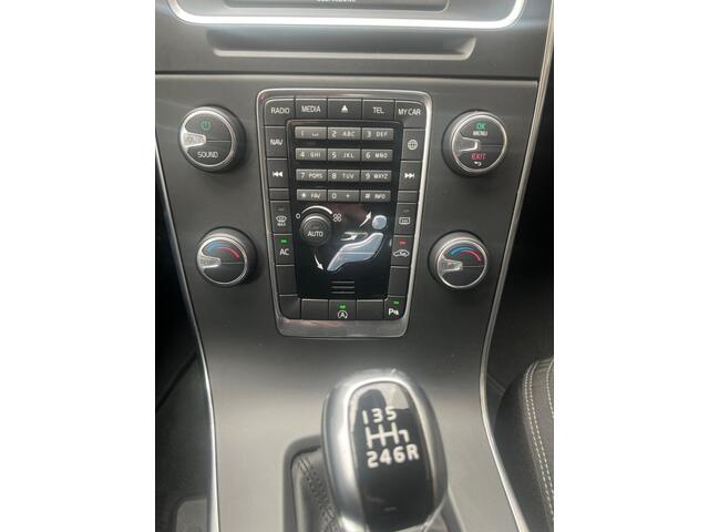 Volvo V60 2.0 T3 152PK Momentum PDC/BLUETOOTH/NAVI