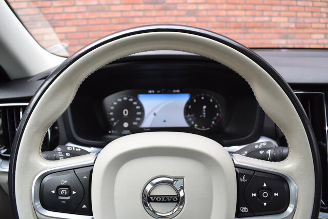 Volvo V60 T4 210PK Automaat Momentum Pro | Schuif-/kanteldak | 19'' | Polestar Optimalisatie |