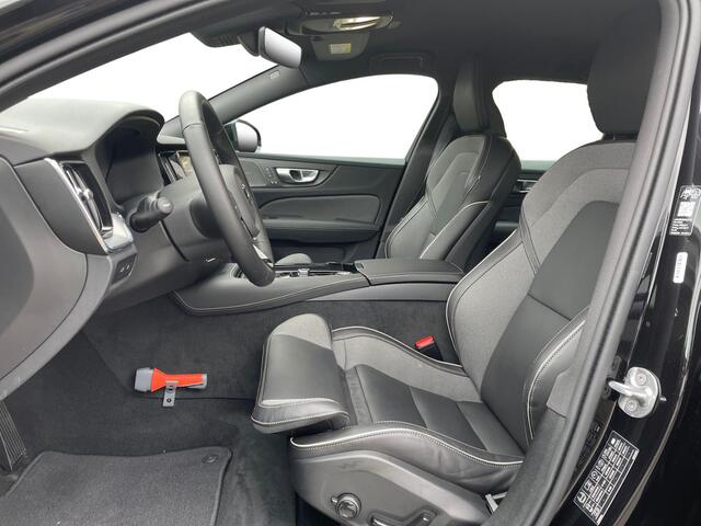 Volvo V60 2.0 T6 Plug-in hybrid AWD Plus Dark