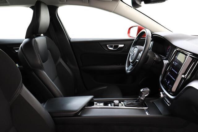 Volvo V60 T4 AUT. MOMENTUM PRO -BLIS|TREKHAAK|19"|ADAP.CRUISE|VERW.VOORSTOELEN|CARPLAY