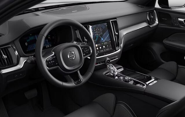 Volvo V60 T6 350PK Automaat Plug-in hybrid AWD Plus Dark / Harman Kardon / 19"velgen / 360 Camera / Elektrisch bedienbare voorstoelen met geheugen / Pilot assist / Adaptive cruise control /