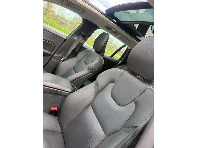Volvo V60 2.0 B4 Inscription | Trekhaak | Harman Kardon Audio | Panoramadak | Achteruitrijcamera | Keyless Entry | Elektrische Achterklep | Lederen Bekleding | Lichtmetalen Velgen 19 inch | Navigatie | Apple Carplay | Android Auto