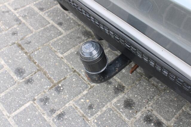 Volvo V60 D4 191PK Business Sport | Org. NL | Verw. Voorstoelen | Cruise Control | Trekhaak | Navi | Clima |