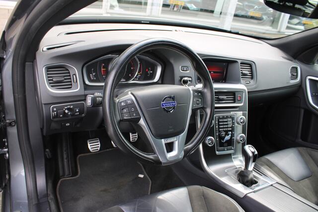 Volvo V60 D4 191PK Business Sport | Org. NL | Verw. Voorstoelen | Cruise Control | Trekhaak | Navi | Clima |