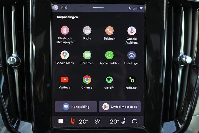 Volvo V60 T6 Recharge AWD Core IntelliSafe Assist & Surround - Parkeercamera achter - Parkeersensoren voor & achter - Draadloze tel. lader - Privacy Glass - Polestar 20" Velgen