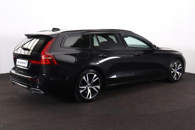 Volvo V60 B3 R-Design - IntelliSafe Assist & Surround - Full-LED Active High Beam koplampen - Harmon Kardon Audio - Parkeercamera achter - Verwarmde voorstoelen, stuur & achterbank - Parkeersensoren voor & achter - Elektr. bedienb. voorstoelen met geheugen - Elektr