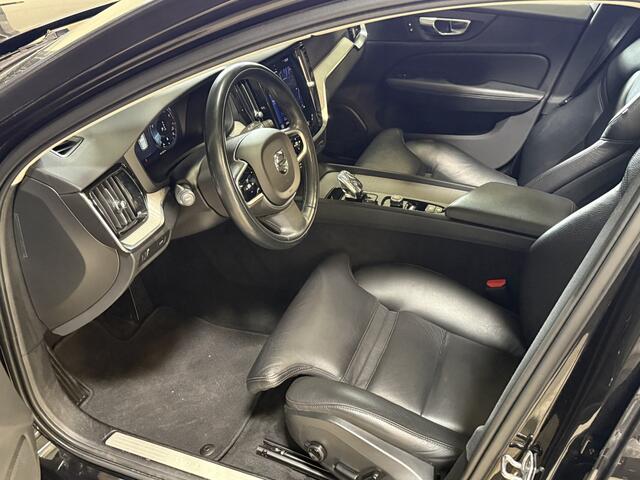 Volvo V60 2.0 B3 R-Design | Trekhaak | Panoramadak | Apple Carplay | Leder