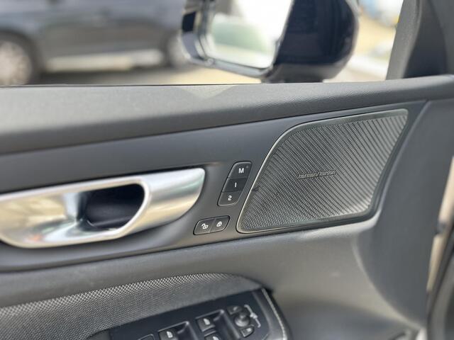 Volvo V60 T6 Plug-in hybrid AWD Plus Dark | 360 Graden Camera| Harman / Kardon | Trekhaak | Memory Seats |