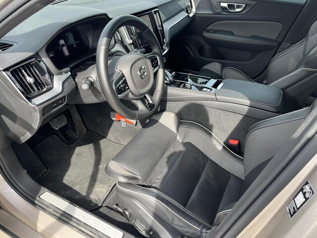 Volvo V60 T6 Plug-in hybrid AWD Plus Dark | 360 Graden Camera| Harman / Kardon | Trekhaak | Memory Seats |