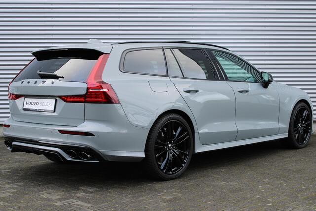 Volvo V60 T6 Automaat Plug-in Hybrid AWD Plus Dark | HEICO Sportuitlaat Met Klepbediening | HEICO Bodykit | Diffusor | Voorspoiler | Zijskirts | Spoorverbreders | 20 Inch Lichtmetalen Velgen R-Design | Lederen Bekleding | Panoramadak | Getint Glas | Elektrisch Vers
