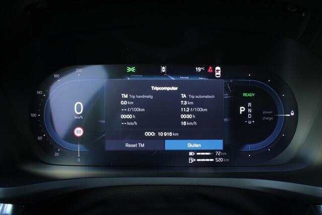 Volvo V60 T6 Automaat Plug-in Hybrid AWD Plus Dark | HEICO Sportuitlaat Met Klepbediening | HEICO Bodykit | Diffusor | Voorspoiler | Zijskirts | Spoorverbreders | 20 Inch Lichtmetalen Velgen R-Design | Lederen Bekleding | Panoramadak | Getint Glas | Elektrisch Vers