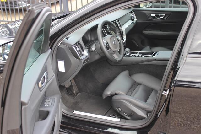 Volvo V60 2.0 T6 Plug-in hybrid AWD Plus Dark, Schuifd.Trekh