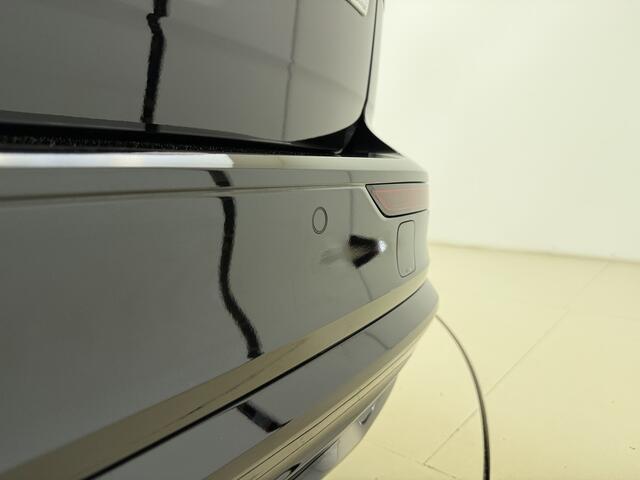 Volvo V60 T8 455pk AWD Ultra Dark / HUD / Sportleder / Gelaagde ruiten / Schuif/- kanteldak / ACC / Memory / H&K audio /